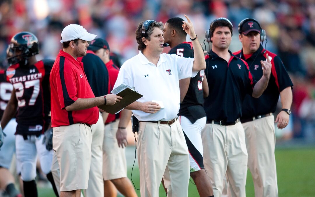 Mike Leach honored with Paul “Bear” Bryant Heart of a Champion Award