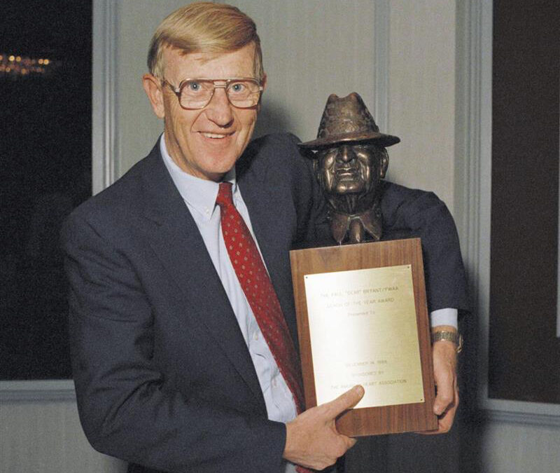 Remembering 1988 Coach of the Year Lou Holtz